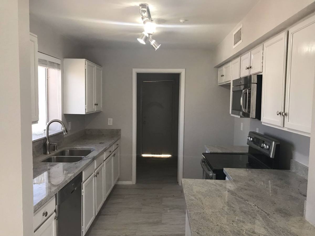 Townhouse for rent at 8520 W Palm Lane, Phoenix, AZ 85037