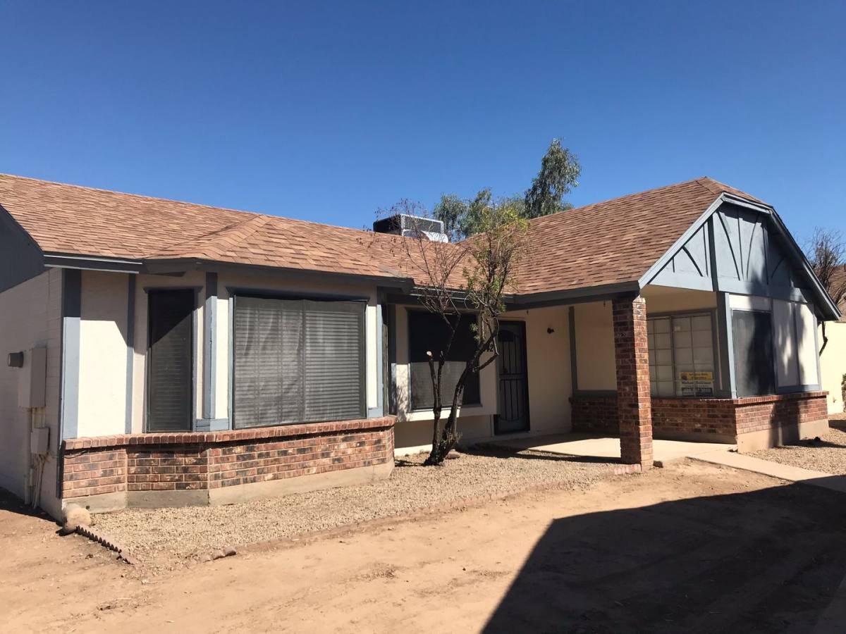 Townhouse for rent at 8520 W Palm Lane, Phoenix, AZ 85037