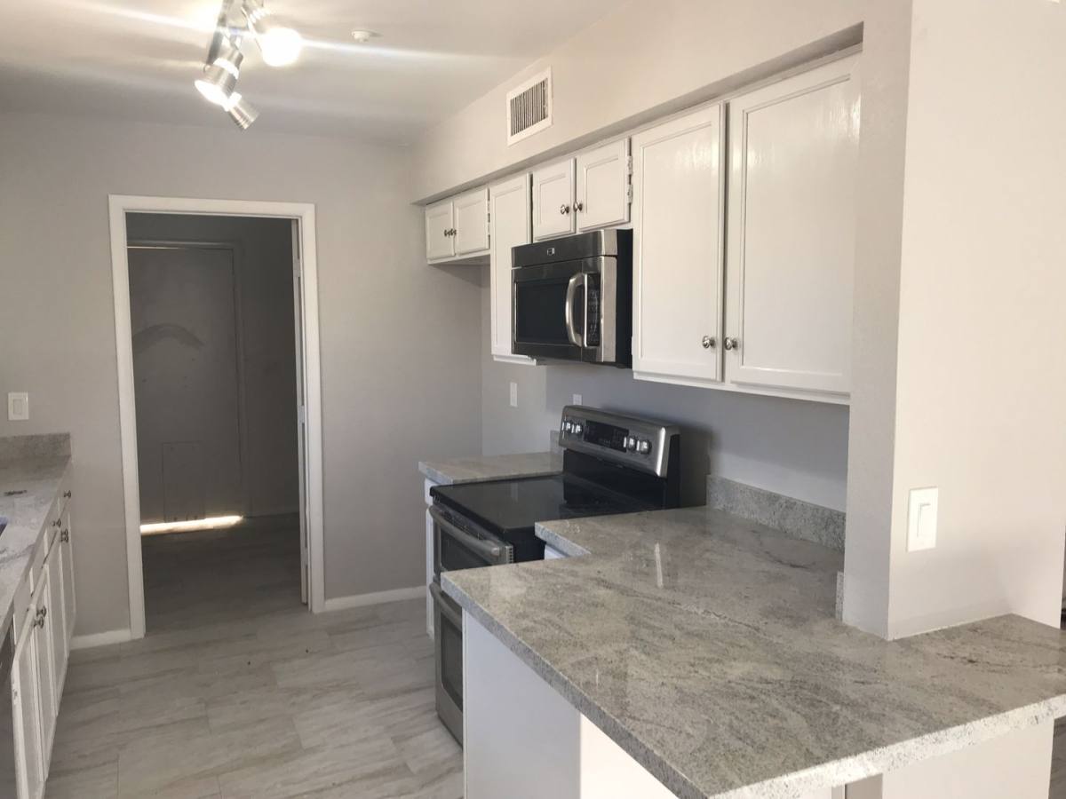 Townhouse for rent at 8520 W Palm Lane, Phoenix, AZ 85037
