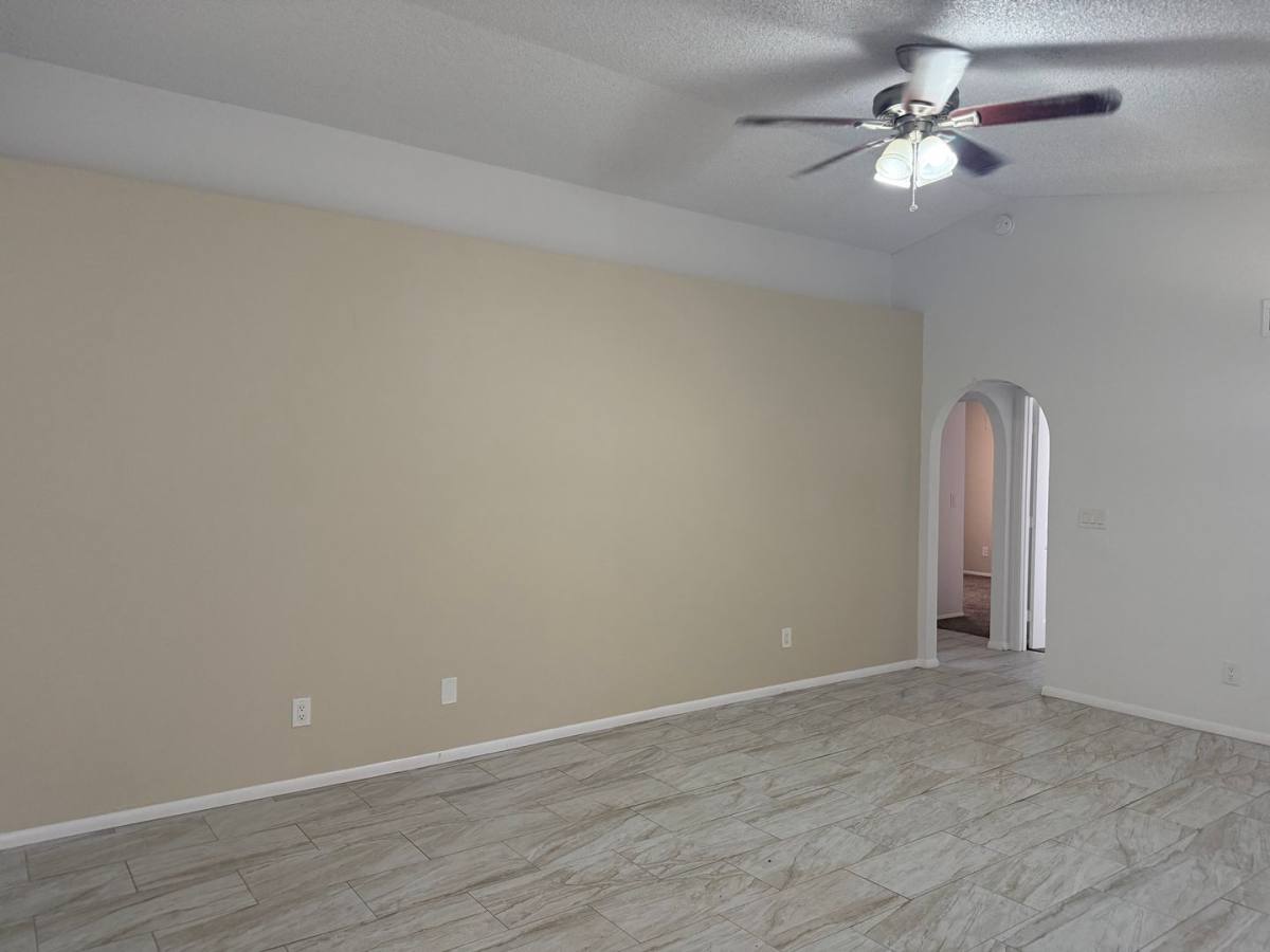 Townhouse for rent at 8520 W Palm Lane, Phoenix, AZ 85037