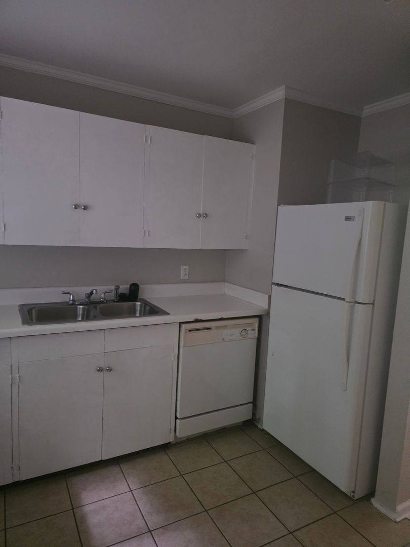 Apartment for rent at 1617 Old Oxford Rd, Chapel Hill, NC 27514