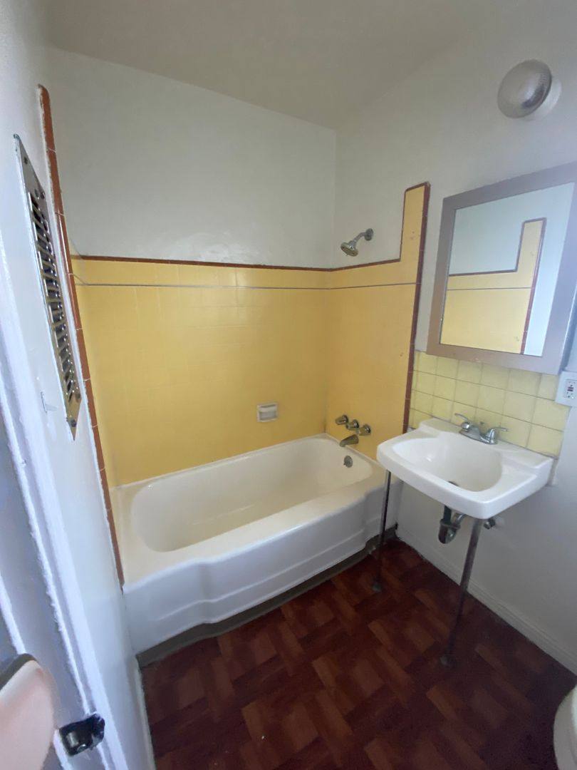 Apartment for rent at 2315 Terrace Way, Bakersfield, CA 93304