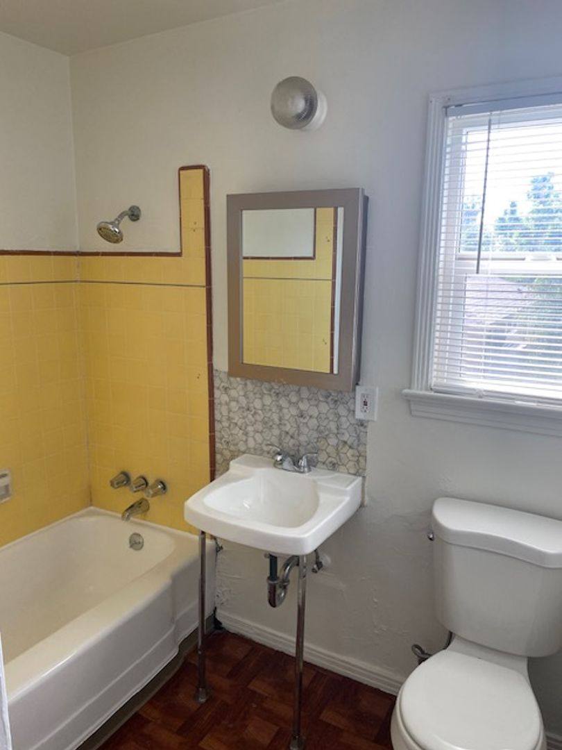Apartment for rent at 2315 Terrace Way, Bakersfield, CA 93304