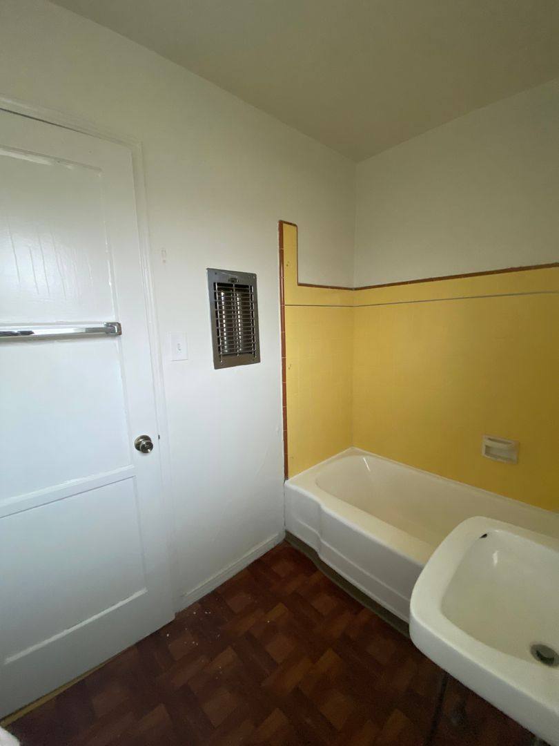 Apartment for rent at 2315 Terrace Way, Bakersfield, CA 93304