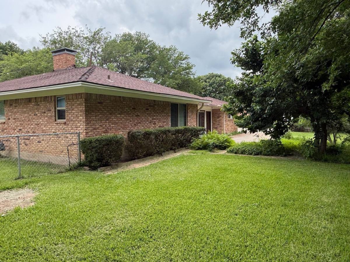 House for rent at 1601 Skyline Dr, Sherman, TX 75092