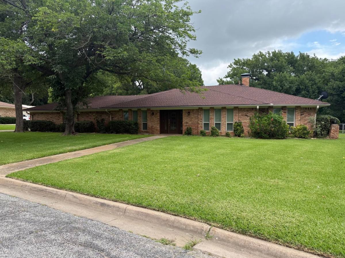 House for rent at 1601 Skyline Dr, Sherman, TX 75092