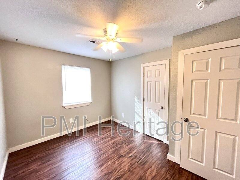 Apartment for rent at 103 W Martin Luther King Jr Blvd #6, Fayetteville, AR 72701
