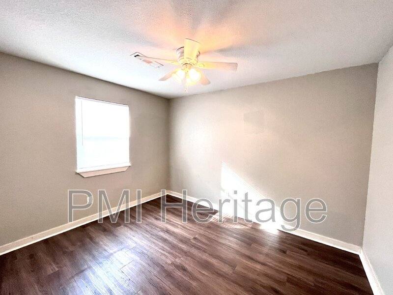 Apartment for rent at 103 W Martin Luther King Jr Blvd #6, Fayetteville, AR 72701