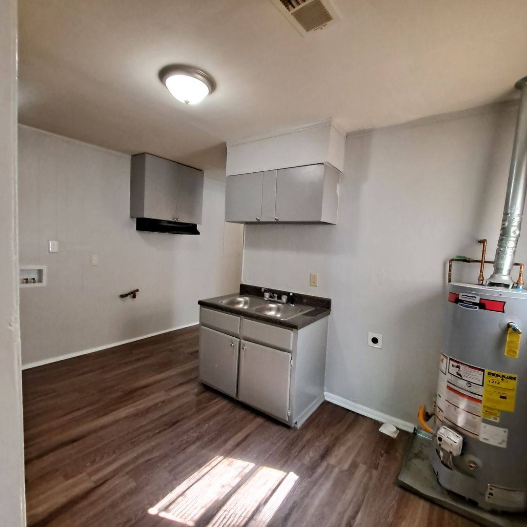 Townhouse for rent at 2655 Whitman Ave, Memphis, TN 38112