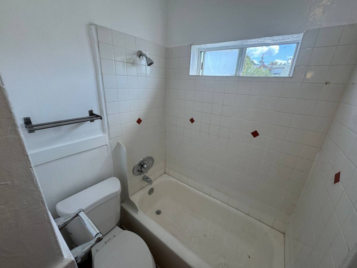 Apartment for rent at 3927 & 3951 Melrose Ave, Los Angeles, CA 90029