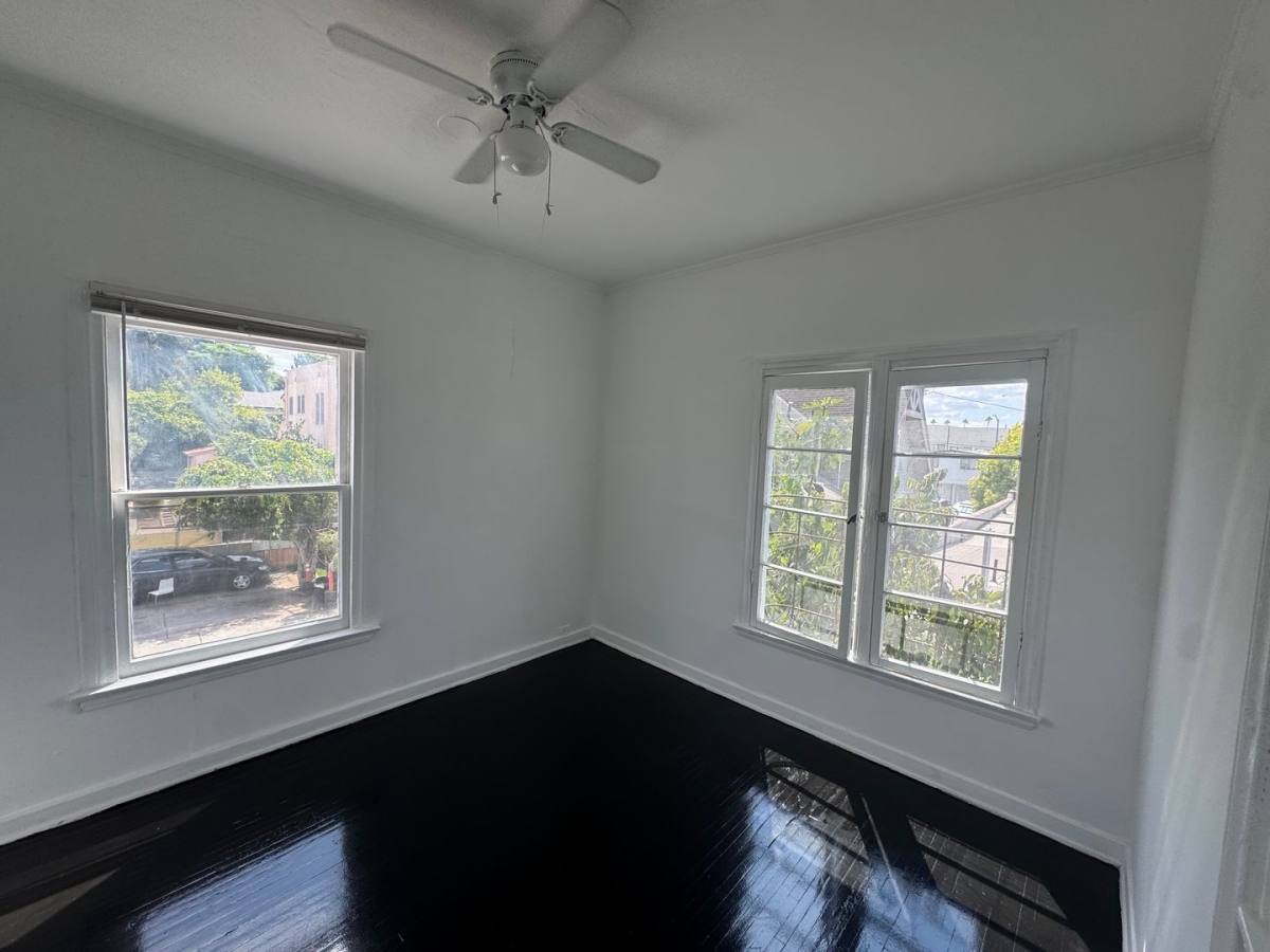 Apartment for rent at 3927 & 3951 Melrose Ave, Los Angeles, CA 90029