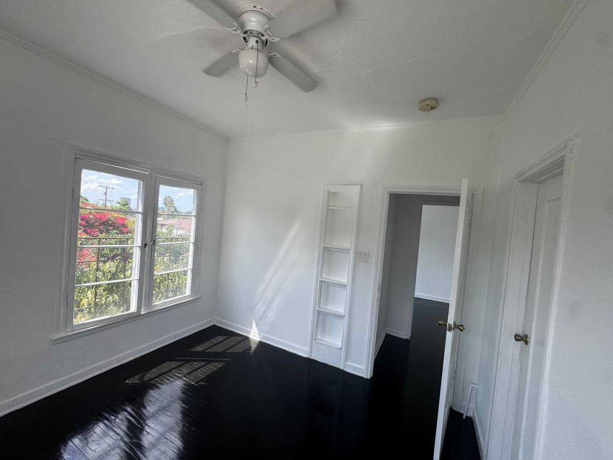 Apartment for rent at 3927 & 3951 Melrose Ave, Los Angeles, CA 90029
