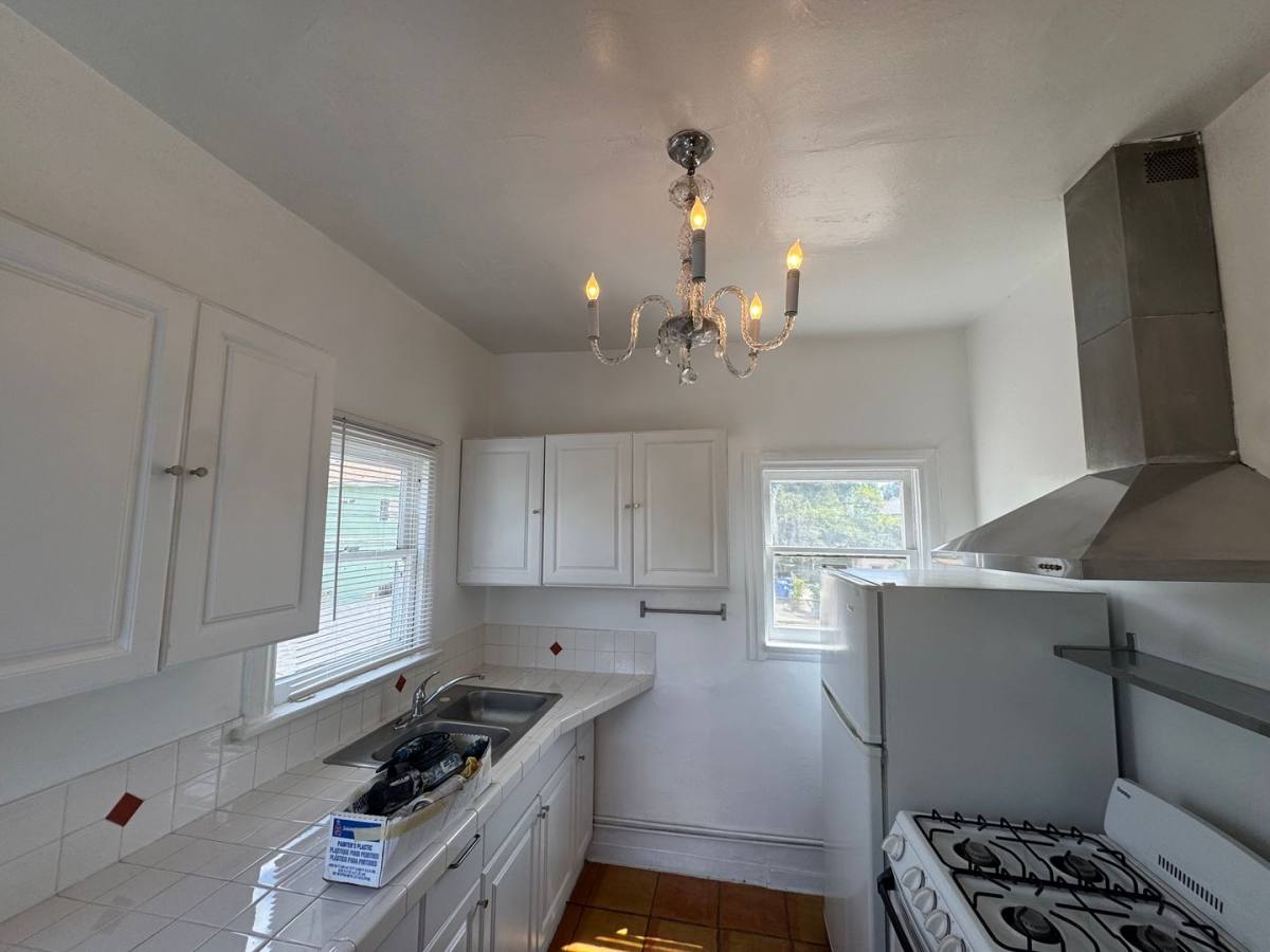 Apartment for rent at 3927 & 3951 Melrose Ave, Los Angeles, CA 90029