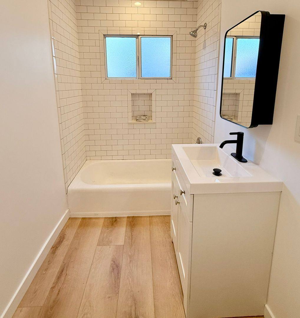 Apartment for rent at 1143 N Formosa Ave, Los Angeles, CA 90046