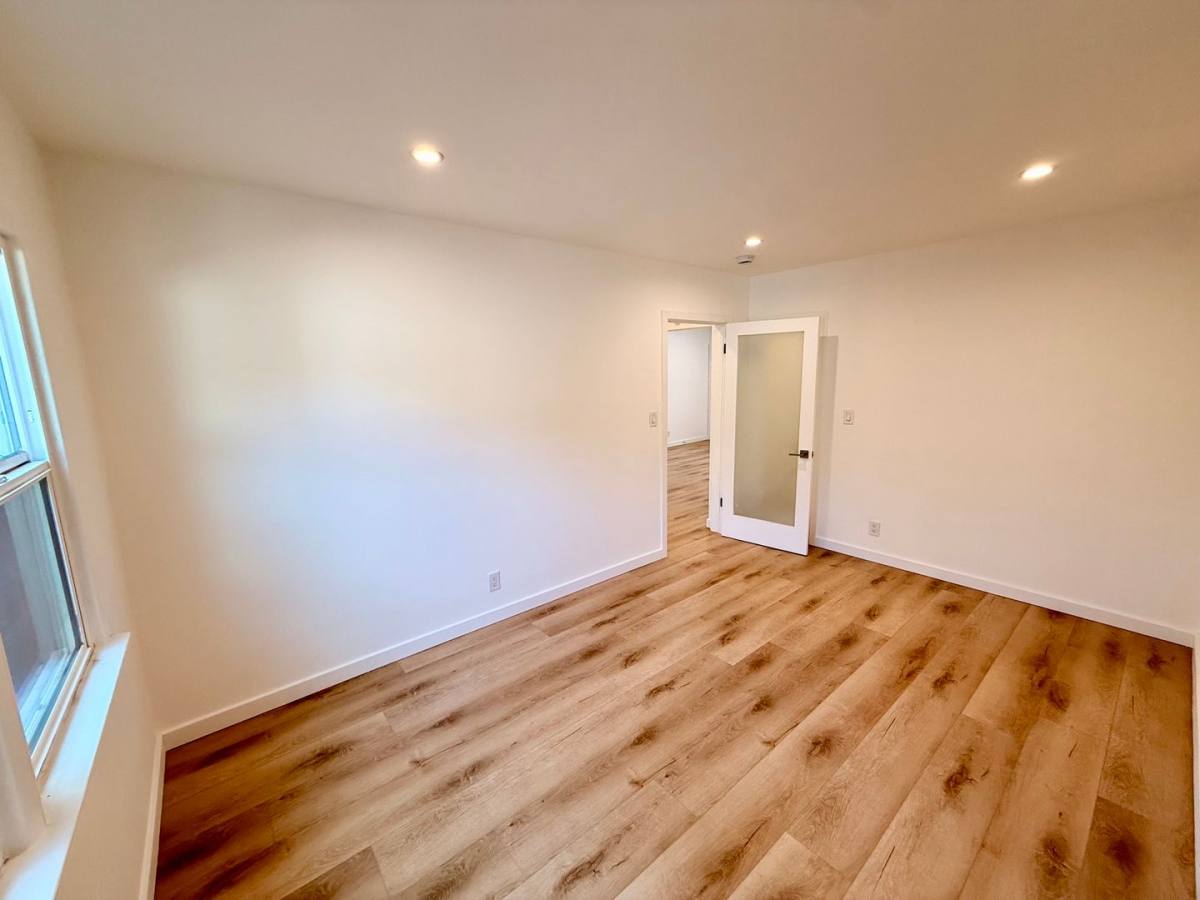 Apartment for rent at 1143 N Formosa Ave, Los Angeles, CA 90046