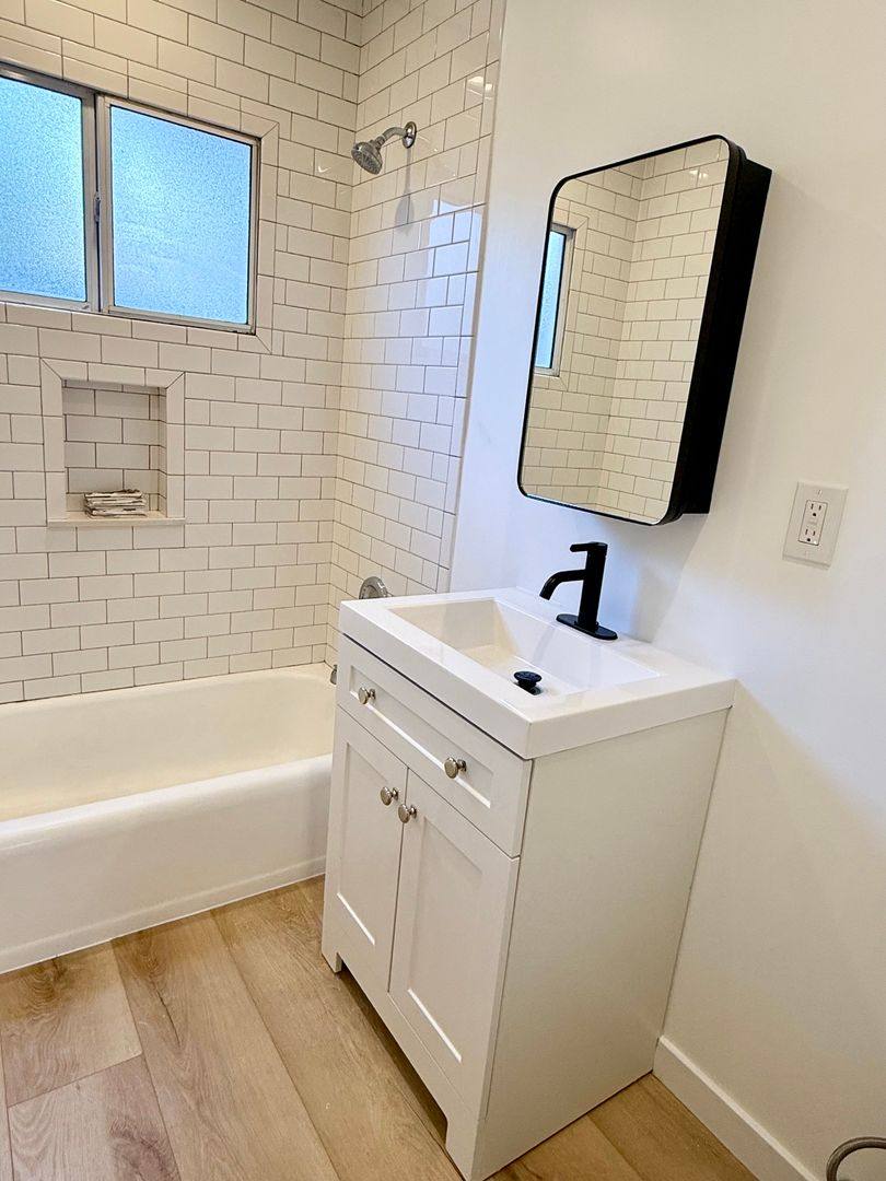 Apartment for rent at 1143 N Formosa Ave, Los Angeles, CA 90046