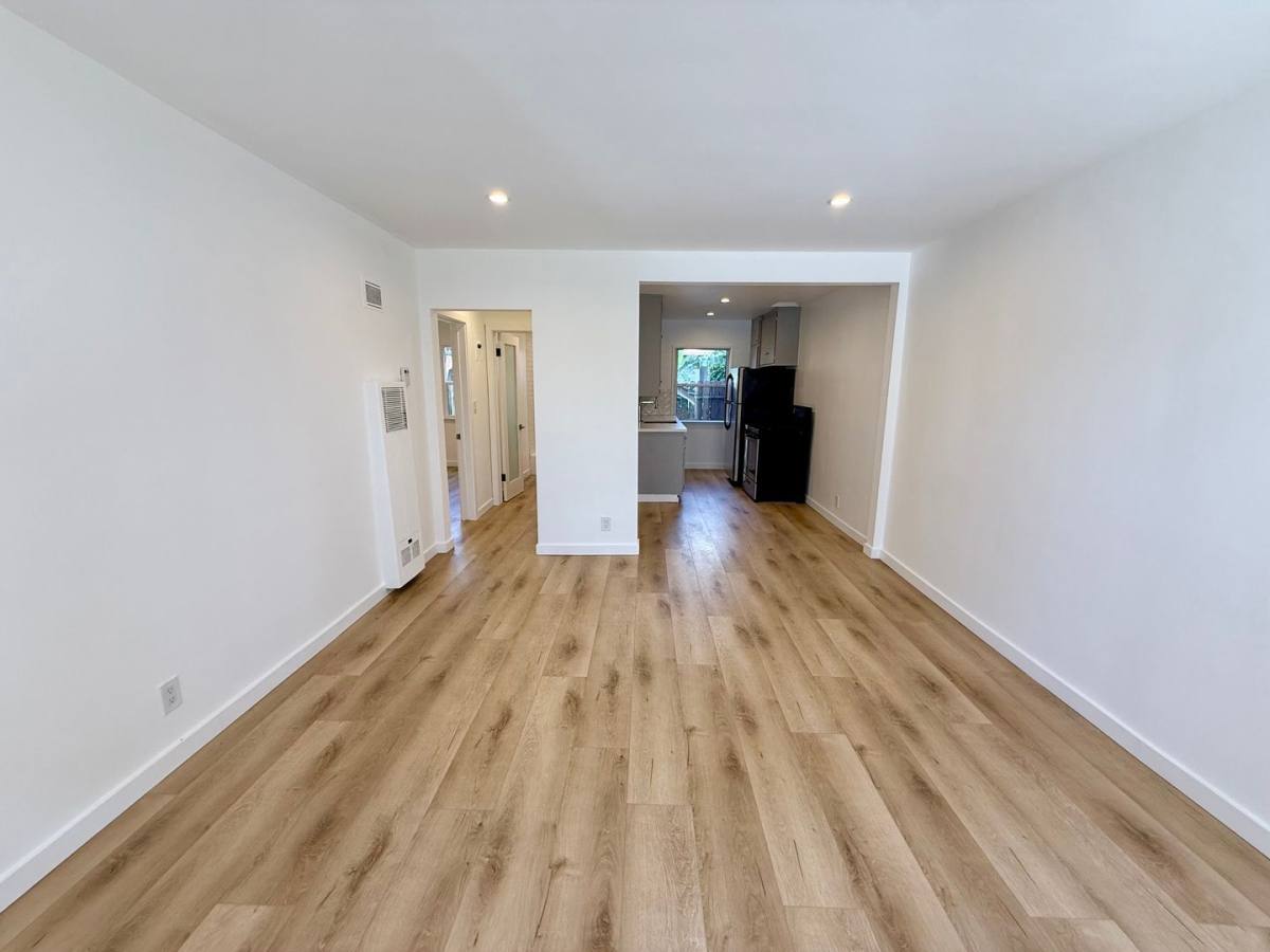 Apartment for rent at 1143 N Formosa Ave, Los Angeles, CA 90046