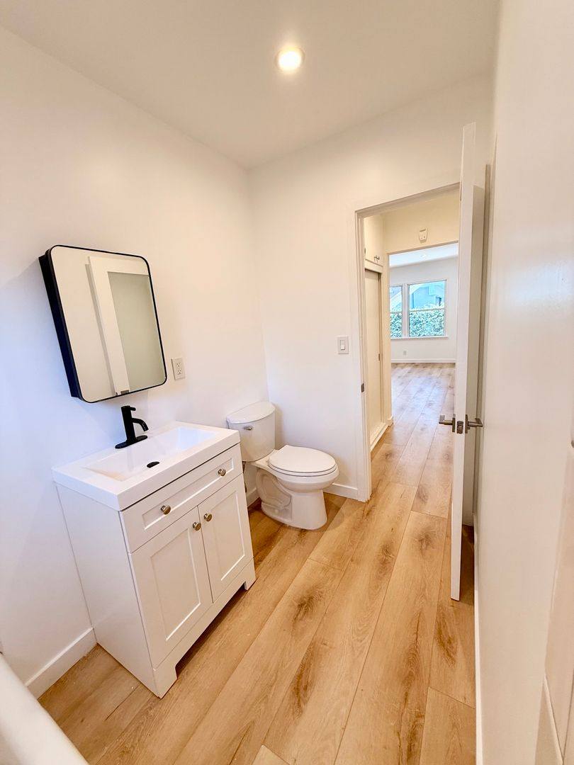 Apartment for rent at 1143 N Formosa Ave, Los Angeles, CA 90046