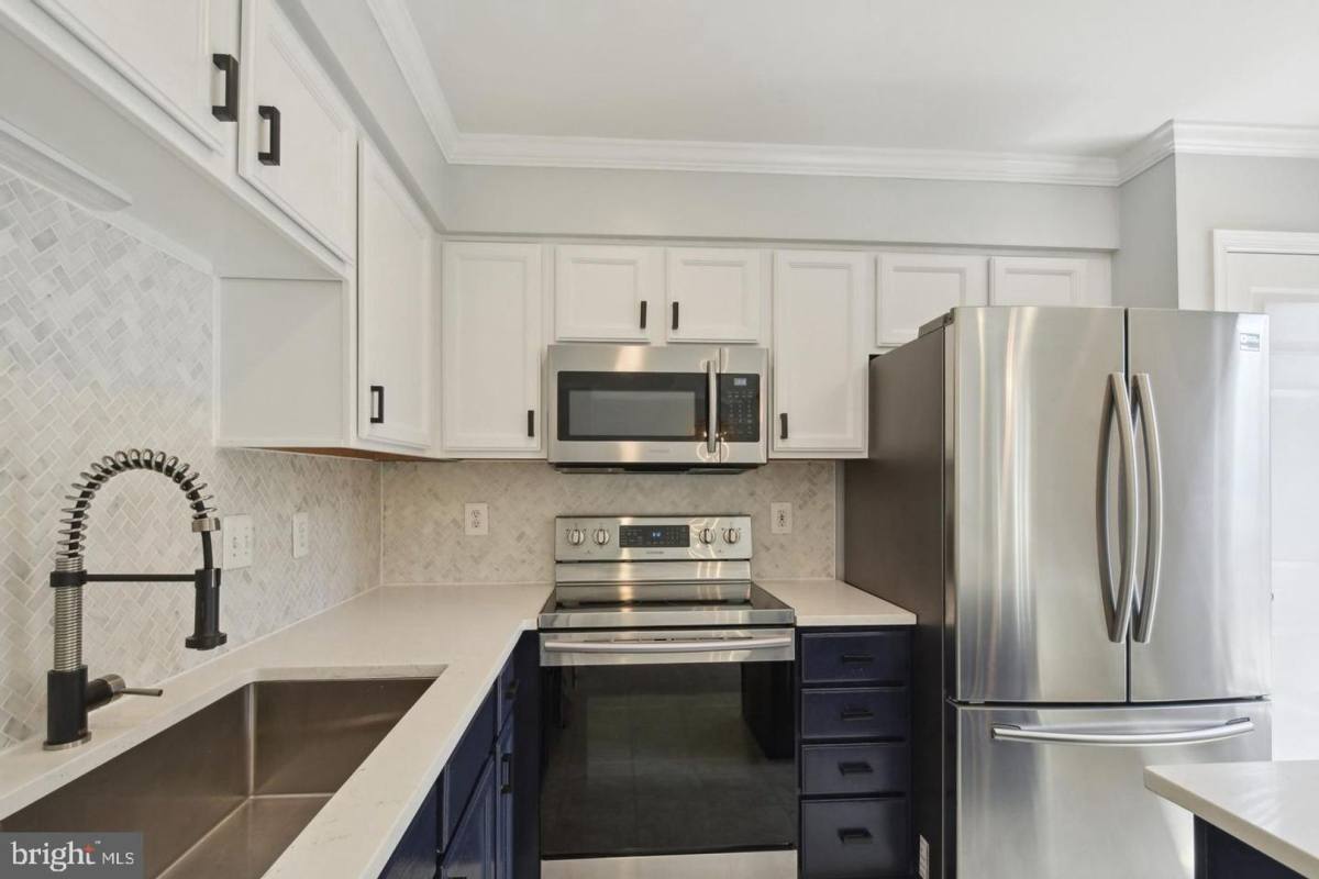 Townhouse for rent at 6228 Battalion St, Centreville, VA 20121