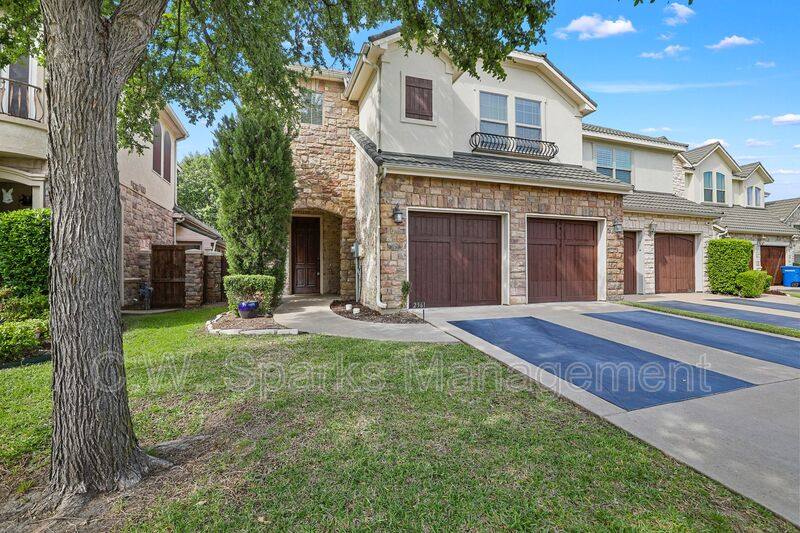 House for rent at 2561 Fountain Cove, Carrollton, TX 75006