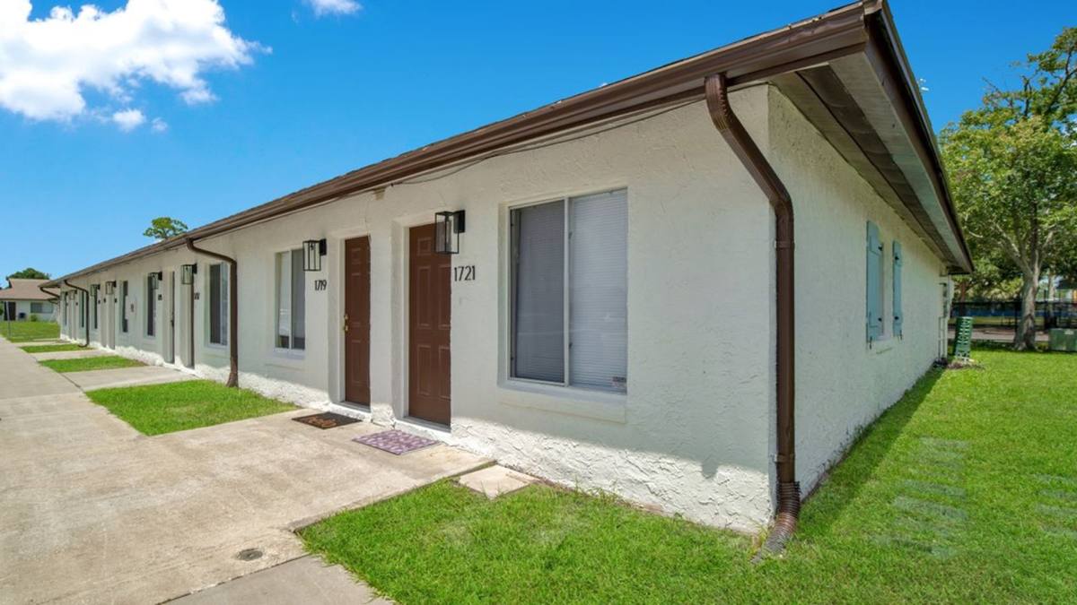 Apartment for rent at 1733 Eastern Rd, Daytona Beach, FL 32119