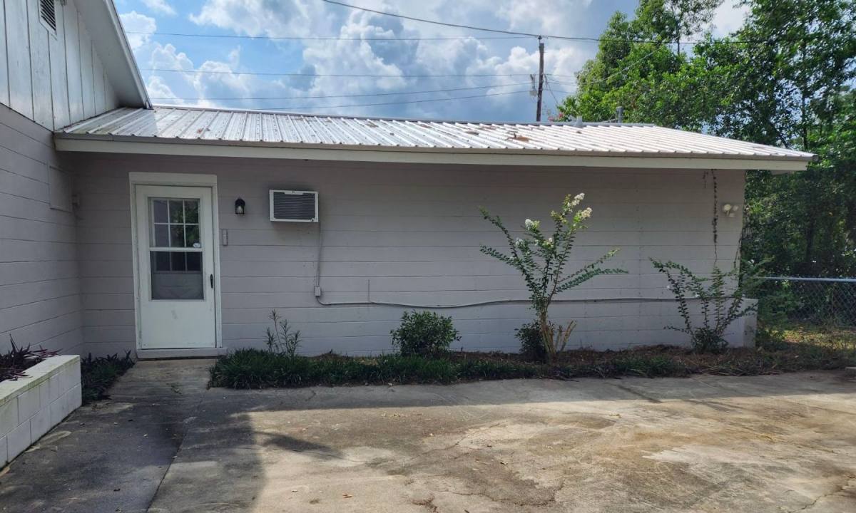 Apartment for rent at 1216 11th Ave, Wellborn, FL 32094