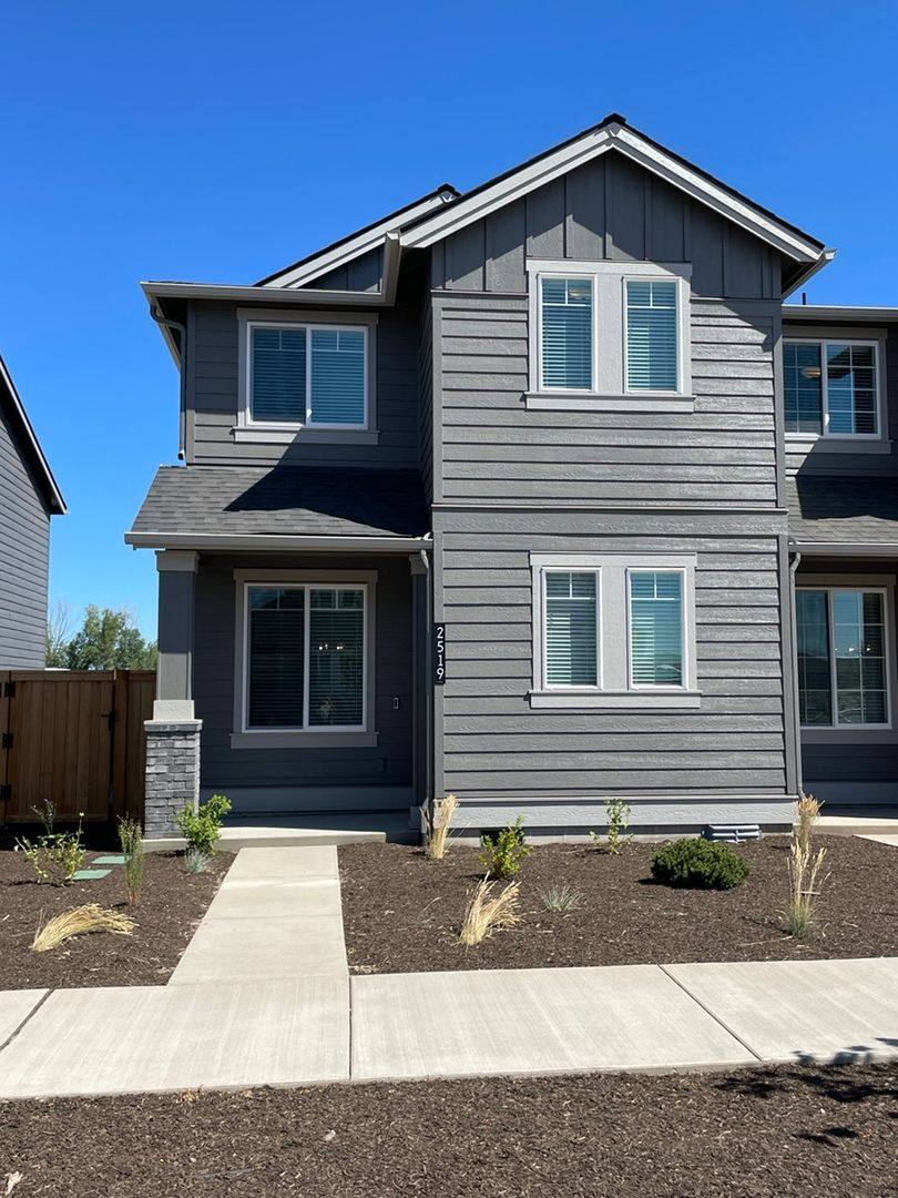 Townhouse for rent at 2519 NW Spruce Cone Lane, Redmond, OR 97756