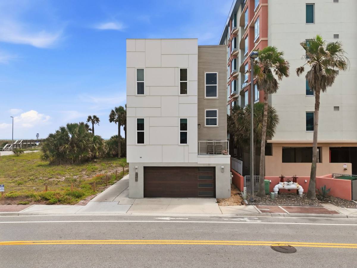 House for rent at 115 1st St S, Jacksonville Beach, FL 32250