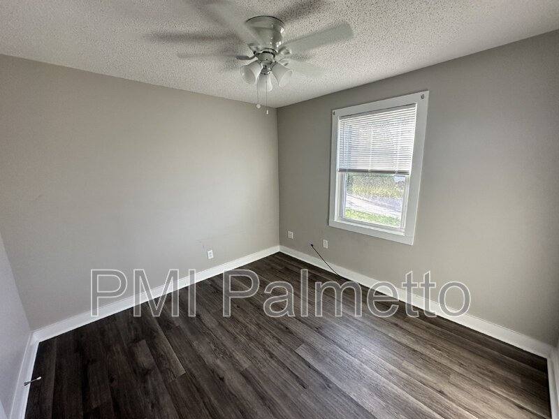 Apartment for rent at 530 Jasper St, West Columbia, SC 29169