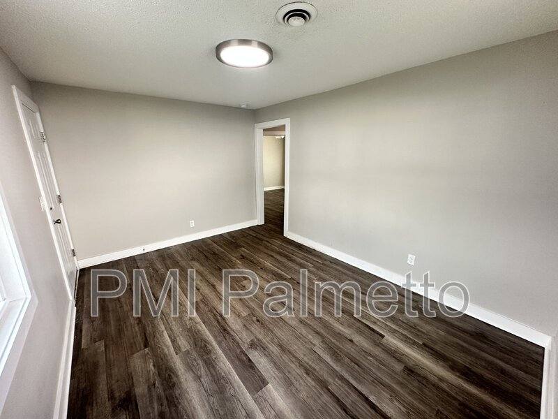 Apartment for rent at 530 Jasper St, West Columbia, SC 29169
