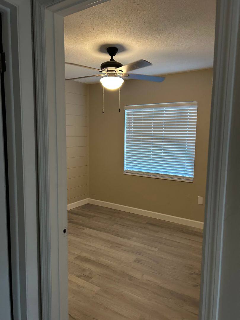Apartment for rent at 345 N Dewey St, Eustis, FL 32726