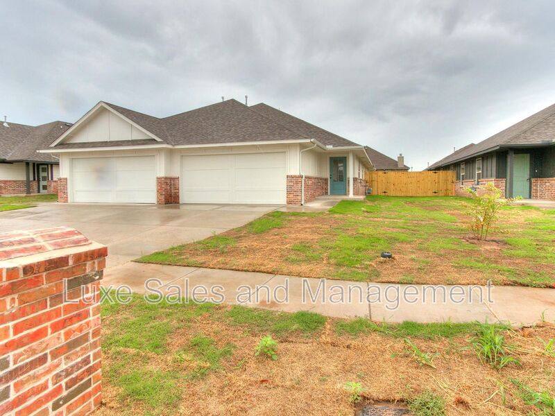 House for rent at 8012 NW 105th St, Oklahoma City, OK 73162