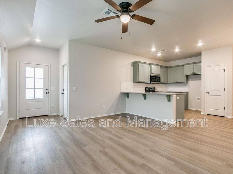 House for rent at 8012 NW 105th St, Oklahoma City, OK 73162