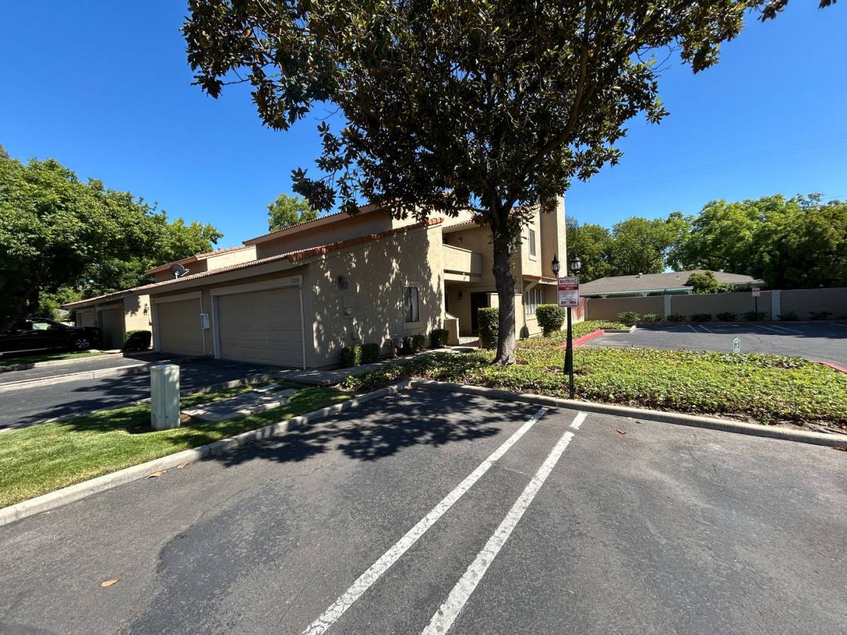 Condo for rent at 1228 W Roseburg Ave, Modesto, CA 95350