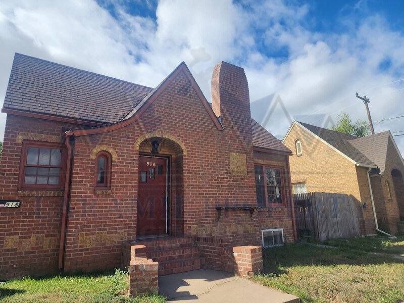 Apartment for rent at 916 1 2 Grand Ave, Laramie, WY 82070