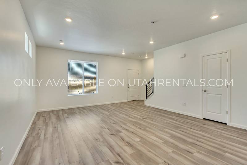 Townhouse for rent at 238 N Colonnade Rd, Saratoga Springs, UT 84045