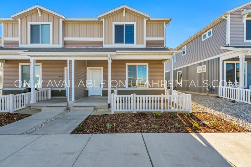 Townhouse for rent at 238 N Colonnade Rd, Saratoga Springs, UT 84045