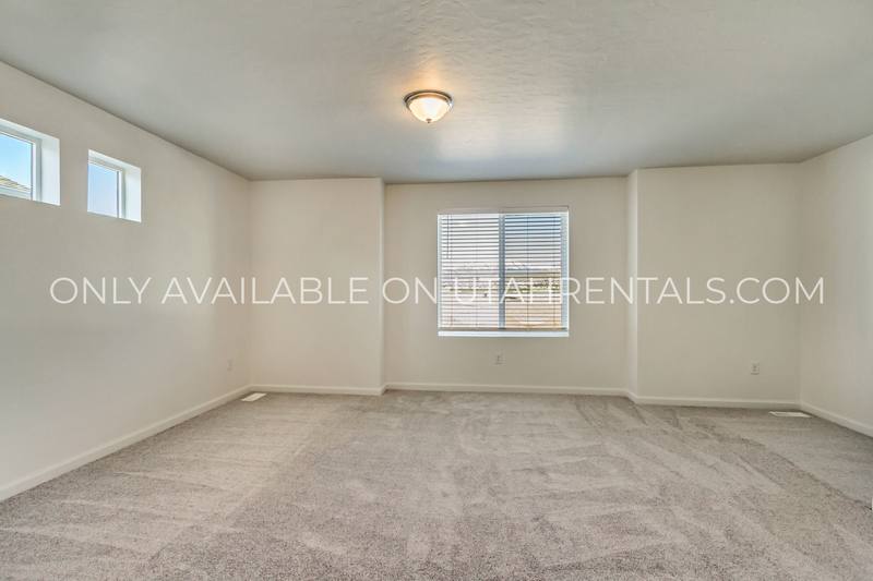 Townhouse for rent at 238 N Colonnade Rd, Saratoga Springs, UT 84045
