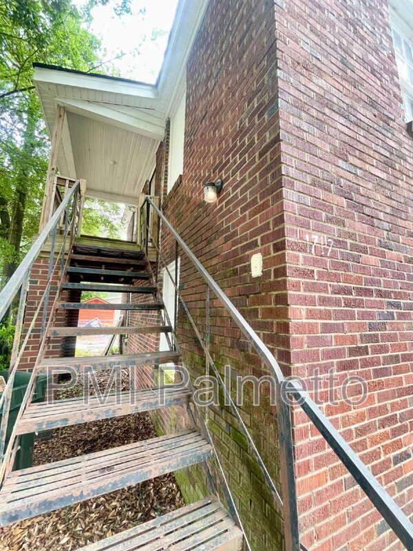 Apartment for rent at 1717 Burnham St, West Columbia, SC 29169