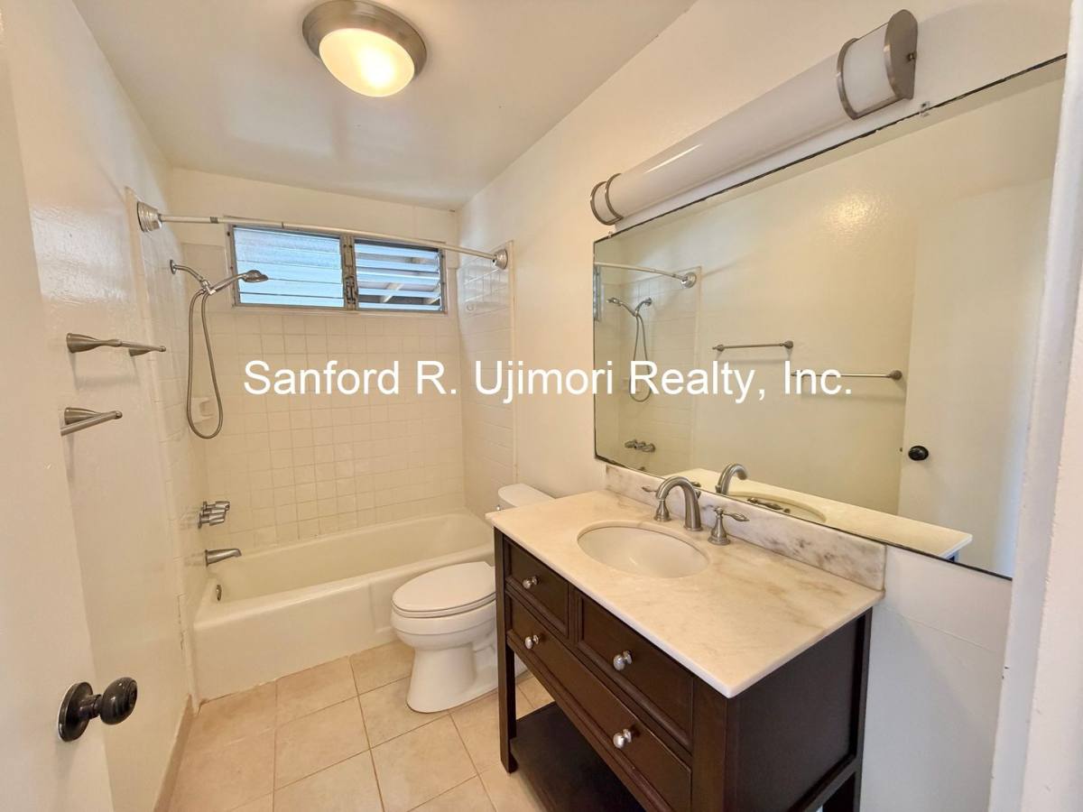 House for rent at 94-1032 Hiapo St, Waipahu, HI 96797