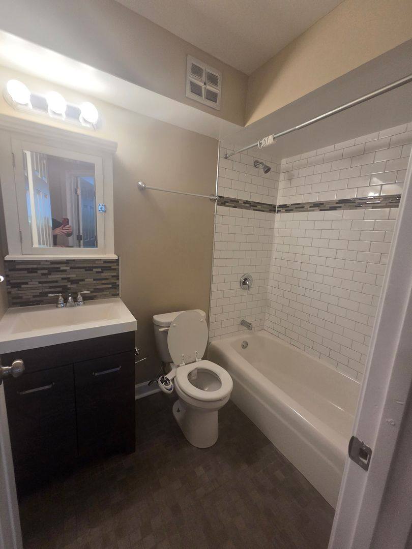 Apartment for rent at 1775 W Highland, Chicago, IL 60660