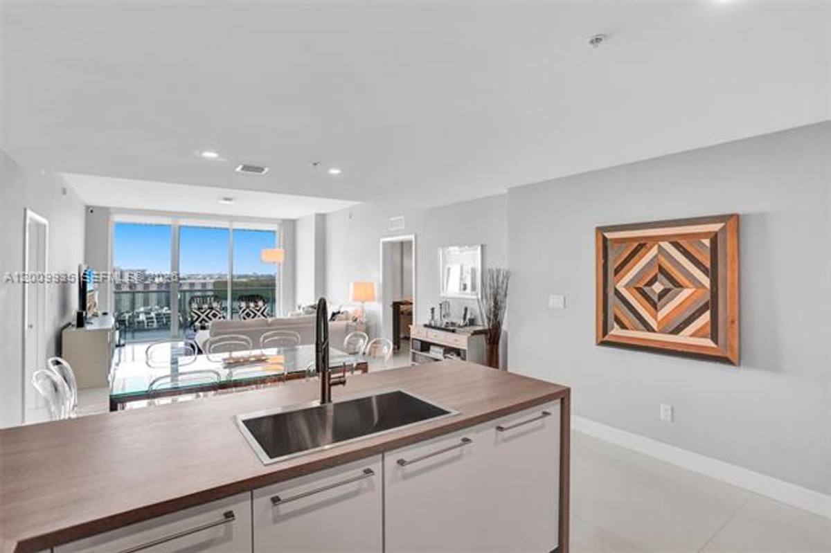 Apartment for rent at 400 Sunny Isles Blvd, North Miami Beach, FL 33160