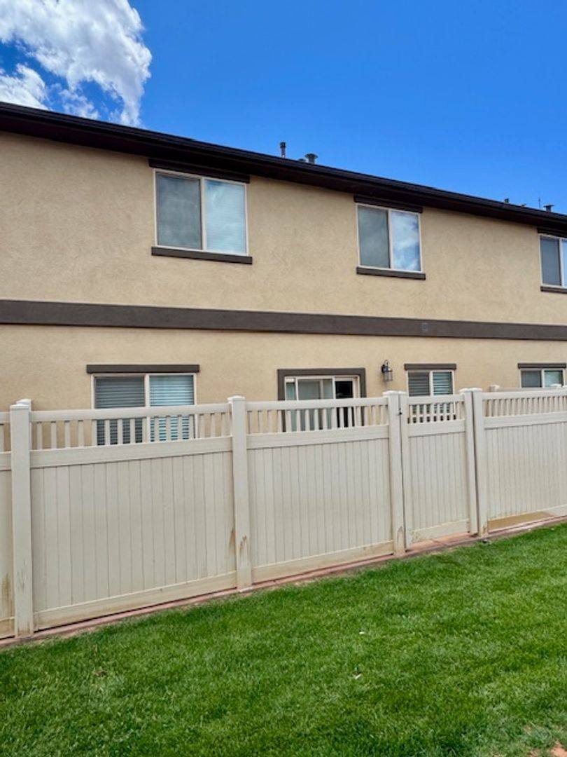 Townhouse for rent at 3842 Tuscany Dr, Santa Clara, UT 84765