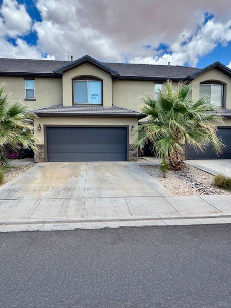 Townhouse for rent at 3842 Tuscany Dr, Santa Clara, UT 84765