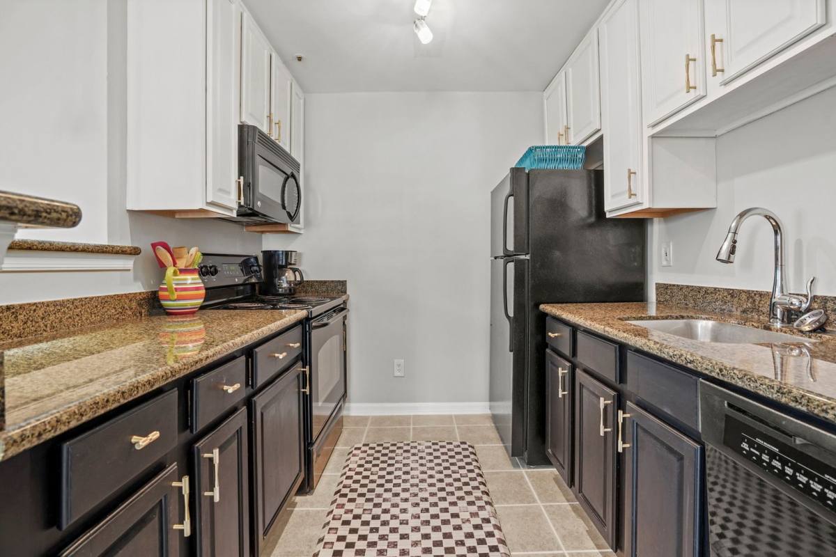 3178 Summit Square Dr, Oakton, VA 22124 - Condo for Rent - Image 8