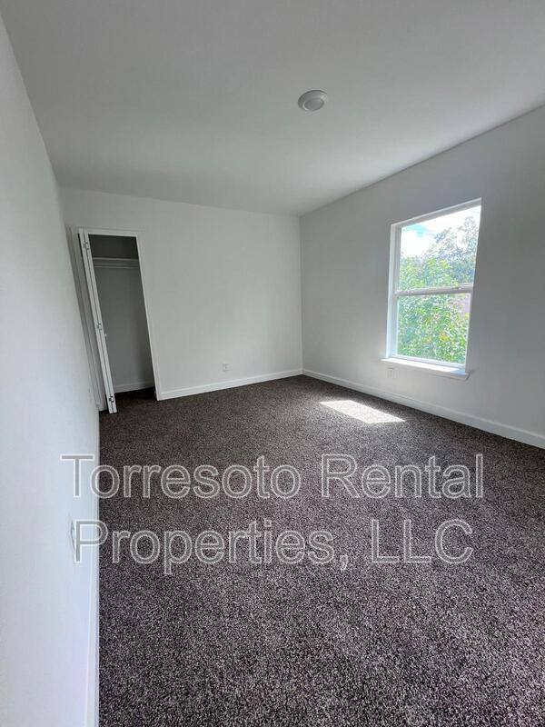 Apartment for rent at 224 W Pyron Ave #B, San Antonio, TX 78214