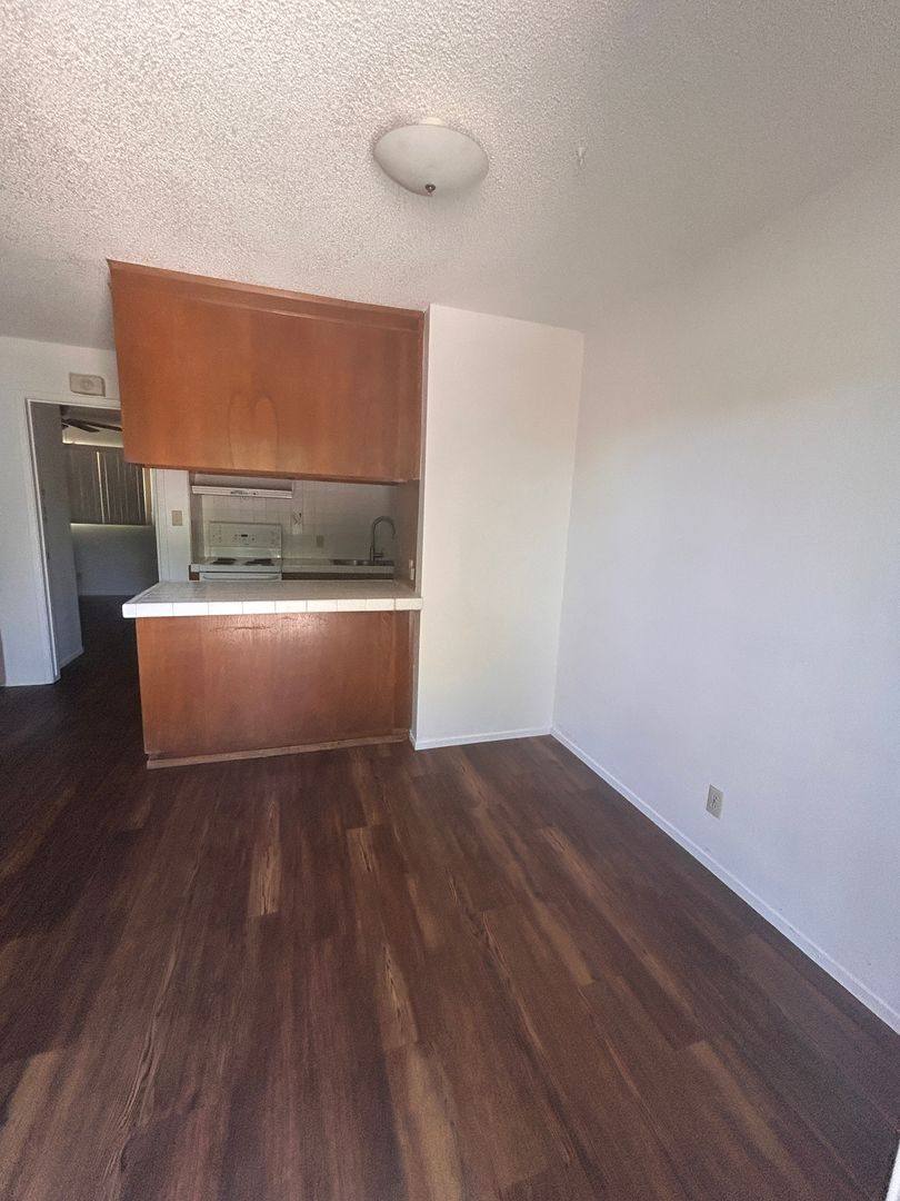 Apartment for rent at 1148 W Seventh St, Hanford, CA 93230