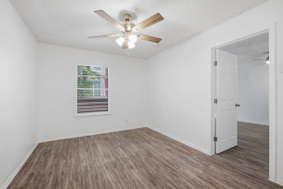 404 E Park Ave, San Antonio, TX 78212 - Apartment for Rent - Image 10