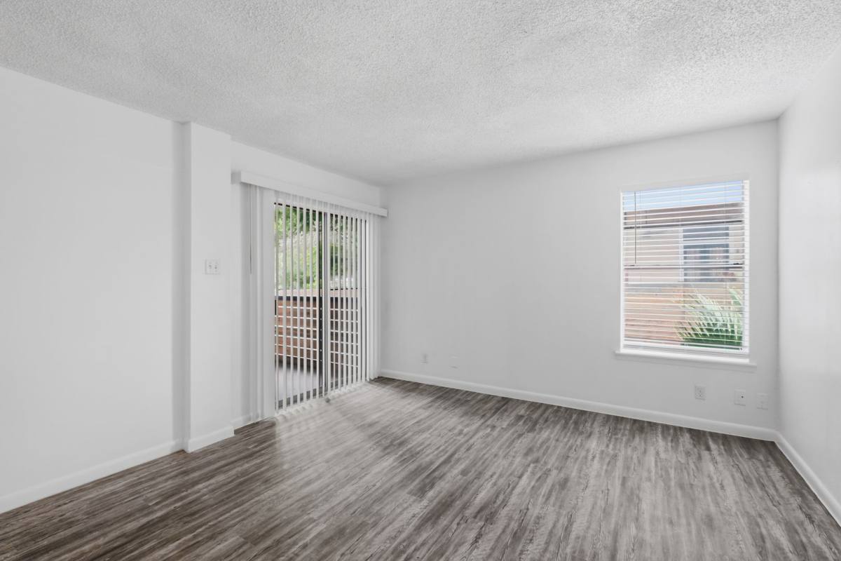 404 E Park Ave, San Antonio, TX 78212 - Apartment for Rent - Image 9