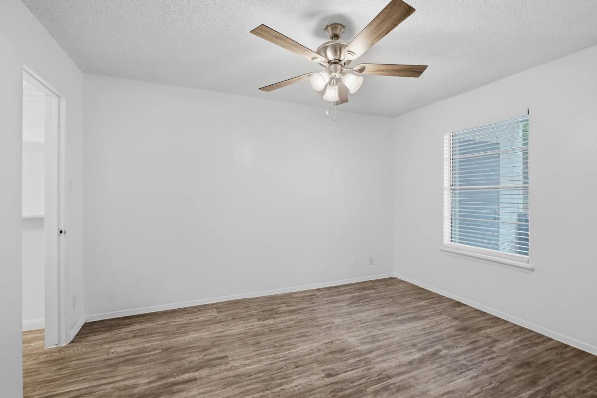 Apartment for rent at 404 E Park Ave, San Antonio, TX 78212